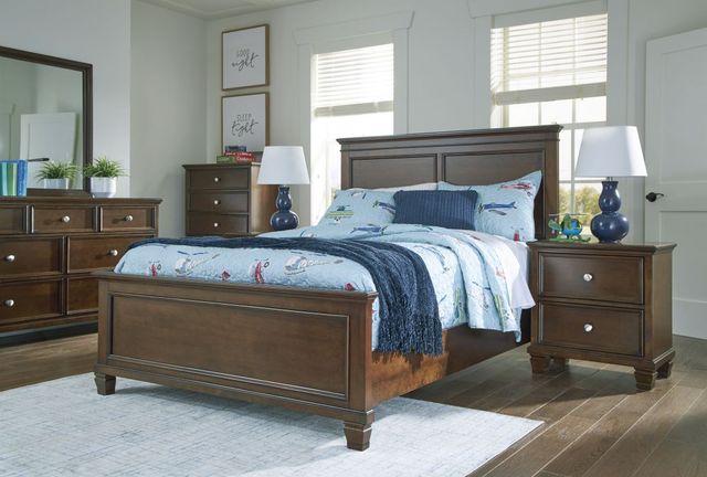 Signature Design by Ashley® Danabrin Brown Queen Panel Bed-1