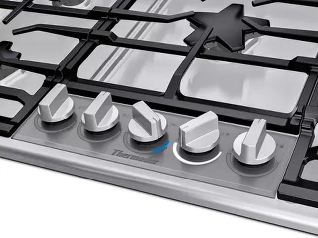 Thermador® Masterpiece® Pedestal Star® 30" Stainless Steel Natural Gas Cooktop-1