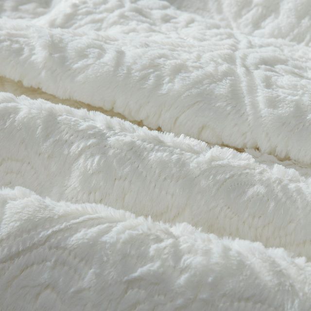 Olliix by Madison Park Bismarck Ivory Twin/Twin XL Ultra Plush Comforter Mini Set-1