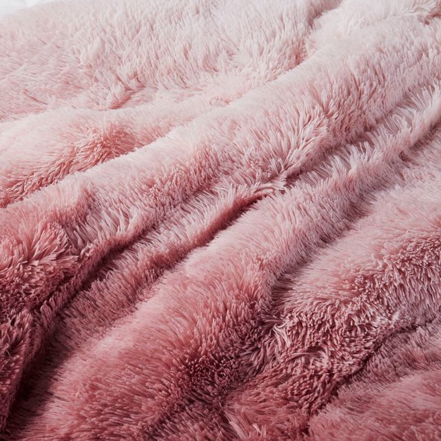 Olliix by CosmoLiving Cleo Blush Full/Queen Ombre Shaggy Fur Comforter Set-1