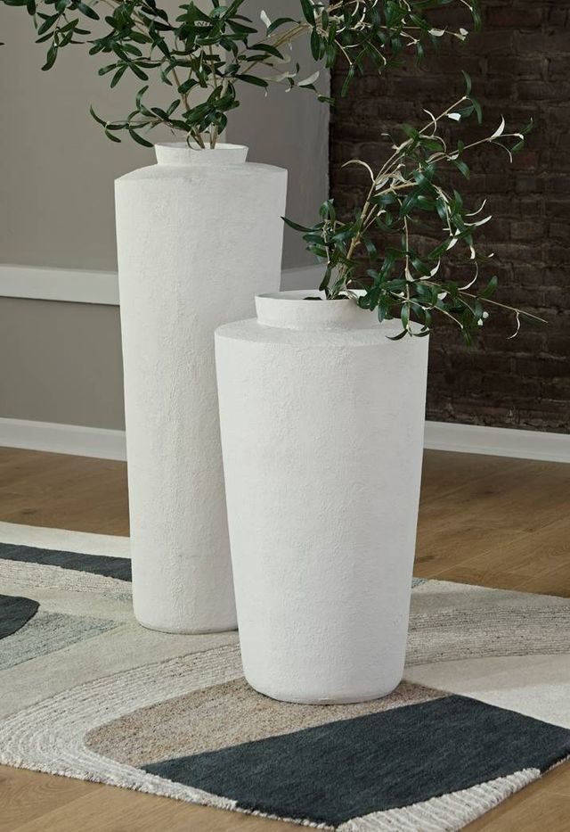 Signature Design by Ashley® Flurinworth Cream 29" Vase-4