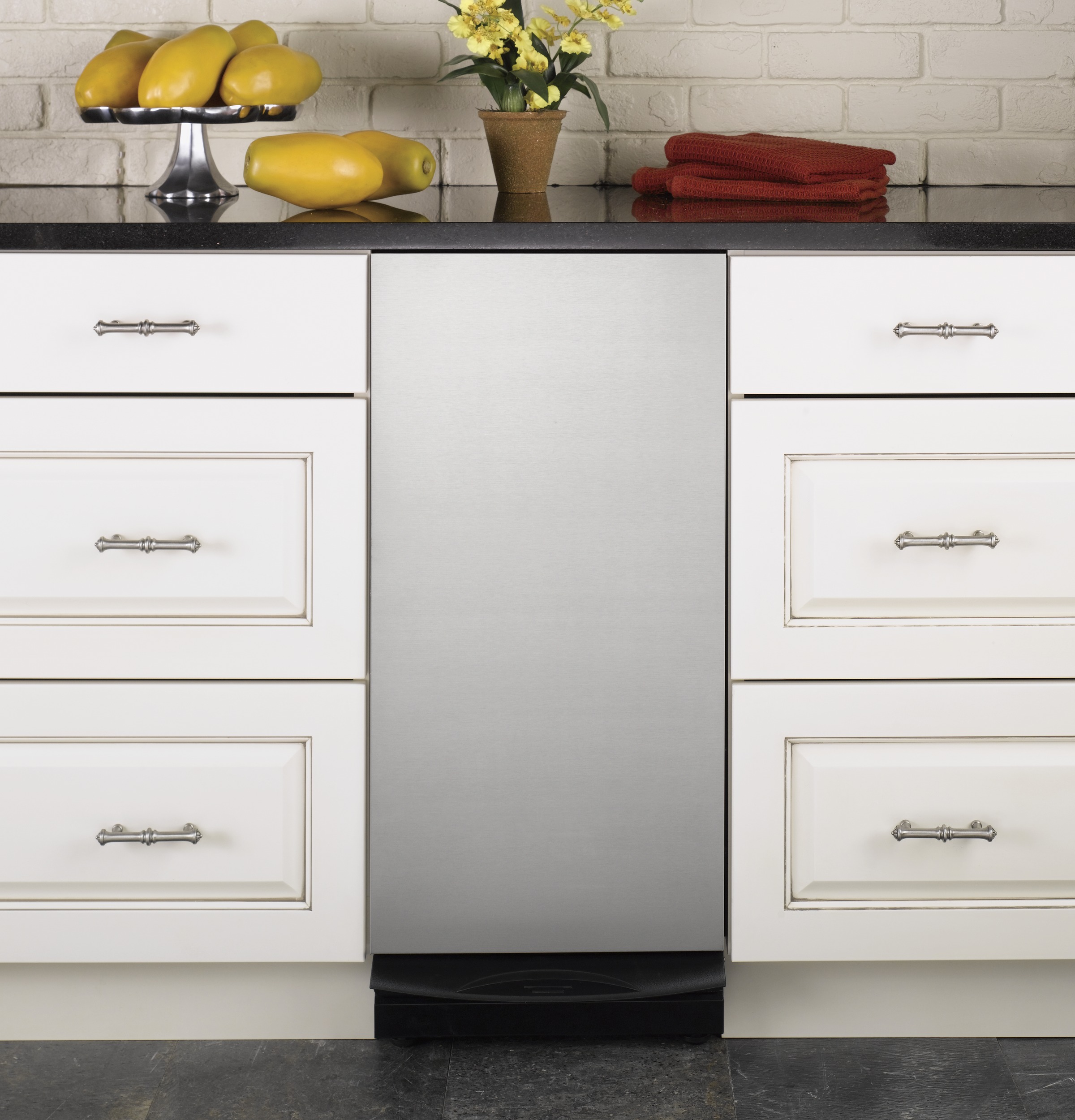 GE Profile 15-inch Undercounter Trash Compactor (Door Style)