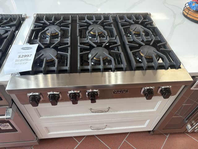 Viking® 5 Series 36" Stainless Steel Natural Gas Rangetop-0