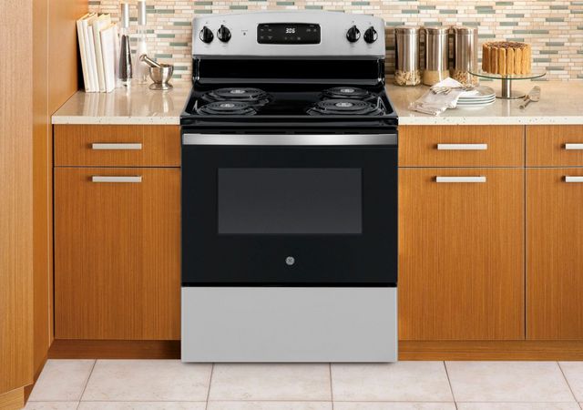 GE® 30" Stainless Steel Freestanding Electric Range-7