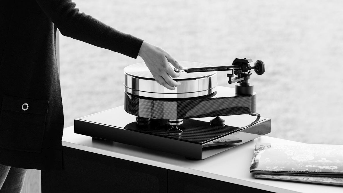 Pro-Ject RPM 10 Turntable - Thumbnail 3