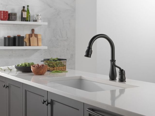Delta Leland® Matte Black Single Handle Kitchen Faucet -1