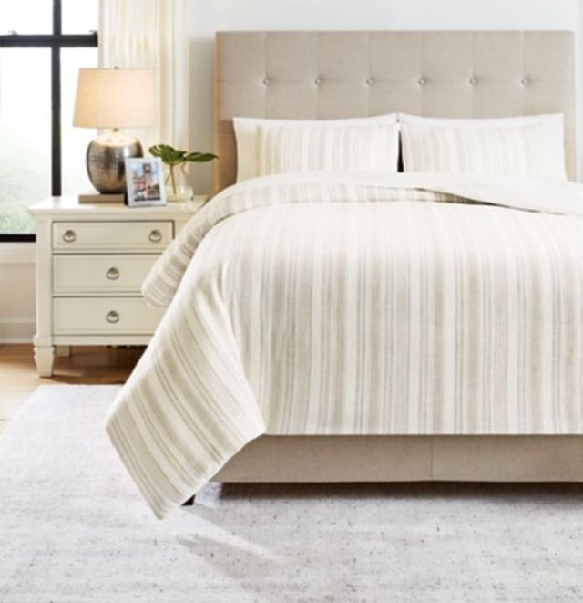 Signature Design by Ashley® Reidler Ivory/Taupe King Comforter Set-2