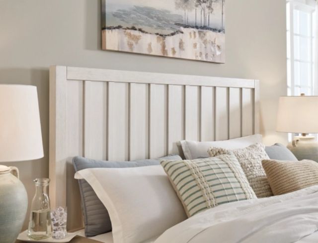 Benchcraft® Shaybrock Antique White Queen Panel Bed-2
