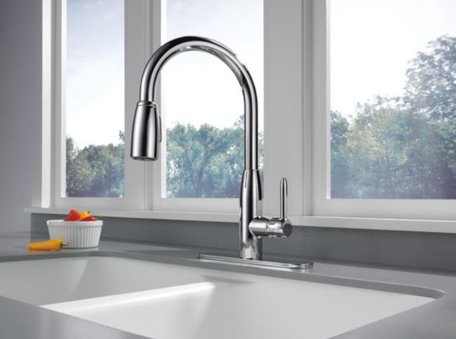 Peerless Core Chrome Single Handle Pull-Down Kitchen Faucet-2