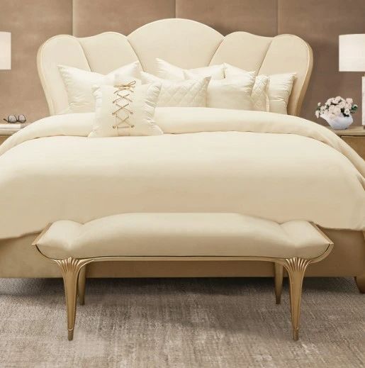 Michael Amini® Villa Cherie Caramel/Chardonnay Bed Bench-1