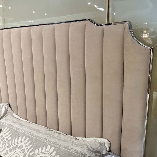 Michael Amini® Amaryllis Beige King Lift Up Storage Bed-3
