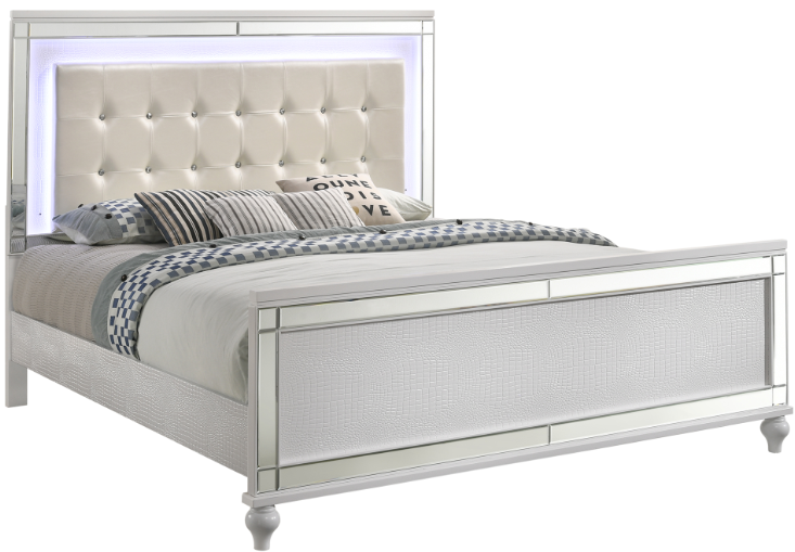 New Classic Home Furnishings Valentino 4-Piece White California King Panel Bedroom Set