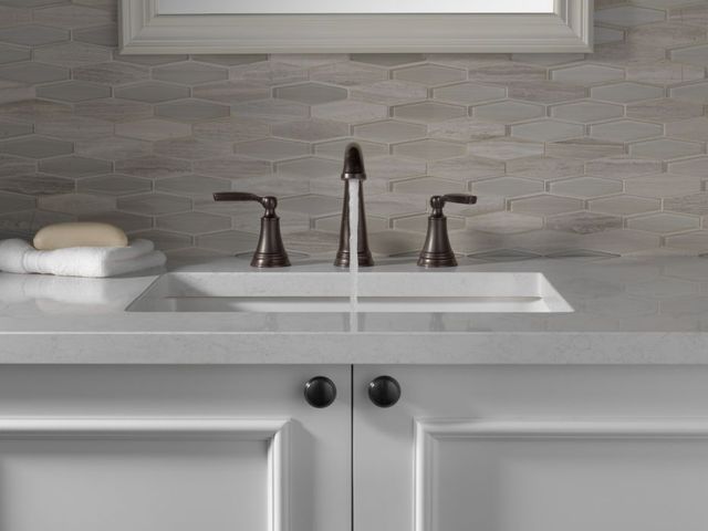 Delta Woodhurst® Venetian Bronze 2-Handle Widespread Bathroom Faucet-1