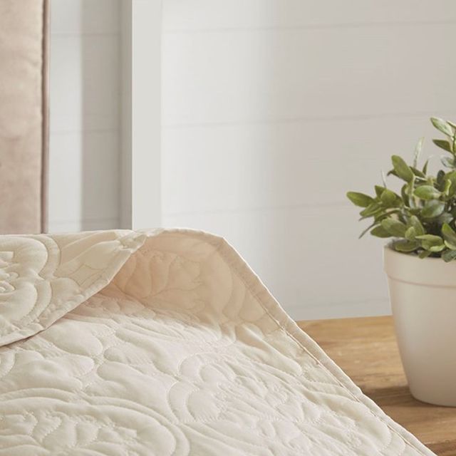Olliix by 510 Design Oakley Cream Full/Queen 3 Piece Reversible Bedspread Set-3