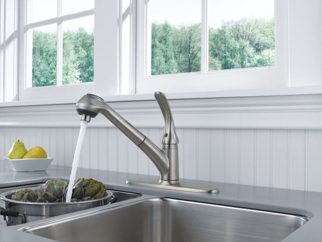 Delta Foundations® Stainless Single Handle Kitchen Faucet-2