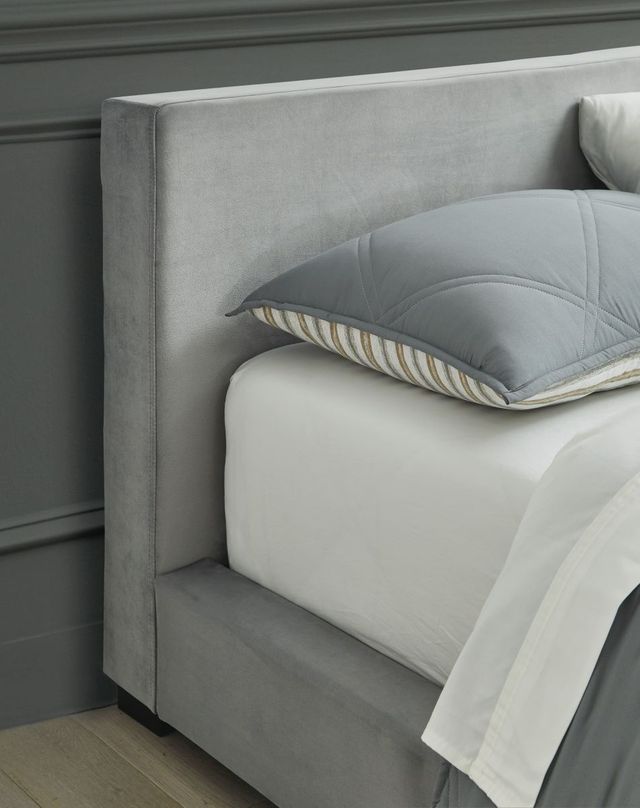 Signature Design by Ashley® Chesani Gray Full Upholstered Bed-2