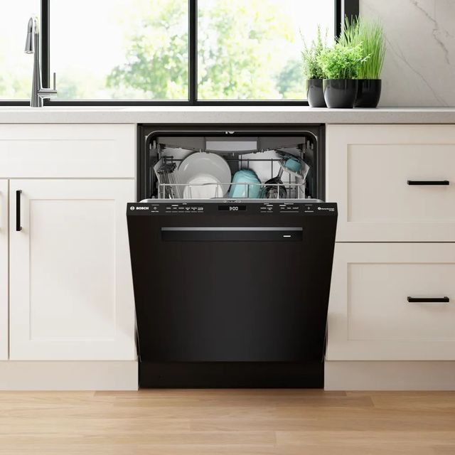 Bosch® 800 Series 24" Black Top Control Built In Dishwasher-9