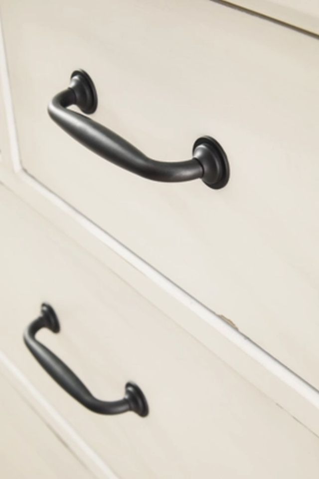 Signature Design by Ashley® Braunter Aged White Chest of Drawers-4
