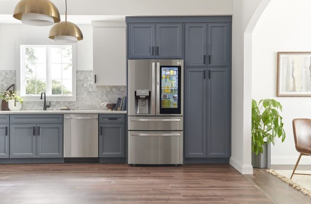 LG 36 in. 29.5 Cu. Ft. PrintProof™ Stainless Steel French Door Refrigerator with CraftIce™-9