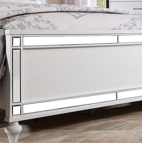 Furniture of America® Brachium White California King Panel Bed-2