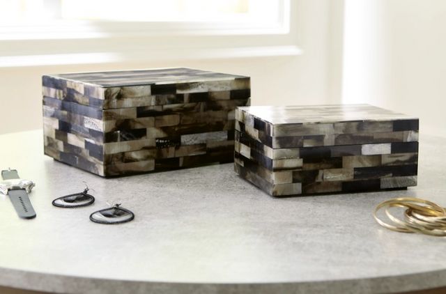 Signature Design by Ashley® Ellford 2-Piece Black/Brown/Cream Box Set-2