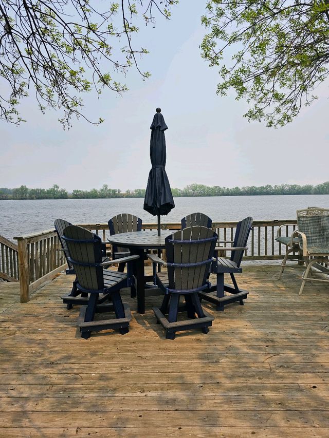 60" Round Counter Height Table with 6 Classic Back Swivel Counter Chairs, smooth colors-1