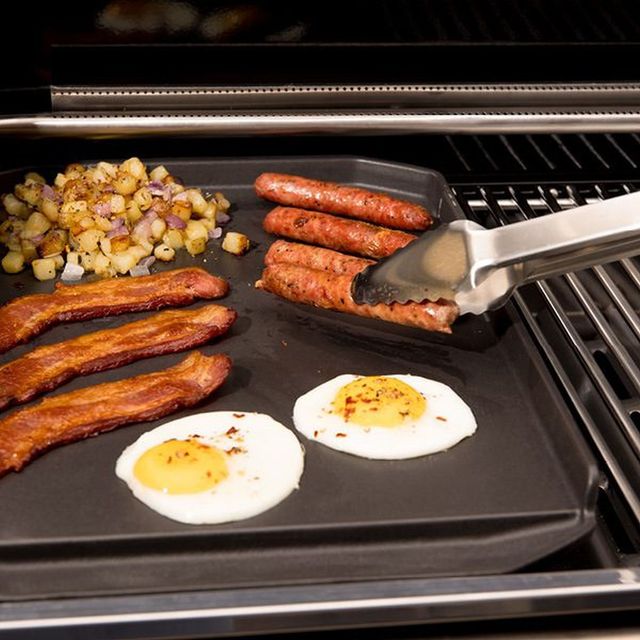 Broil King® Cast Iron Plancha-2