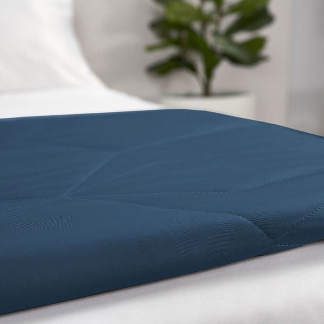 BEDGEAR® Navy Moisture-Wicking Queen Cooling Bed Blanket-3