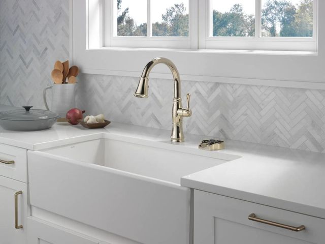 Delta Cassidy® Lumicoat® Polished Nickel Single Handle Pull-Down  Kitchen Faucet-1