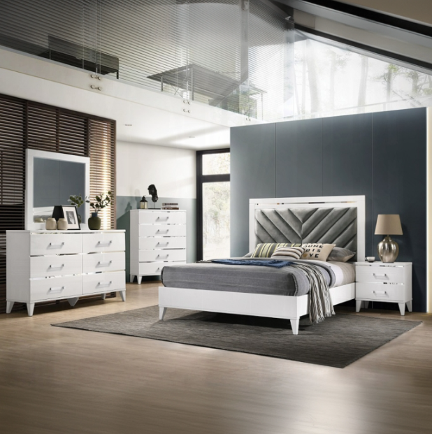 Acme Furniture Chelsie Panel Bed