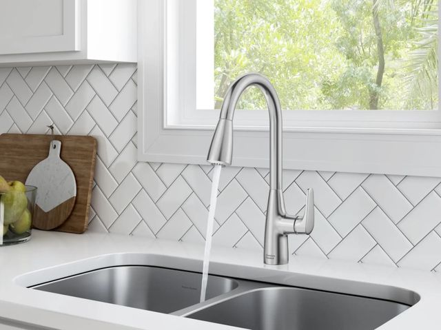 American Standard Colony® PRO Stainless Steel Single-Handle Pull-Down Dual Spray Kitchen Faucet-2