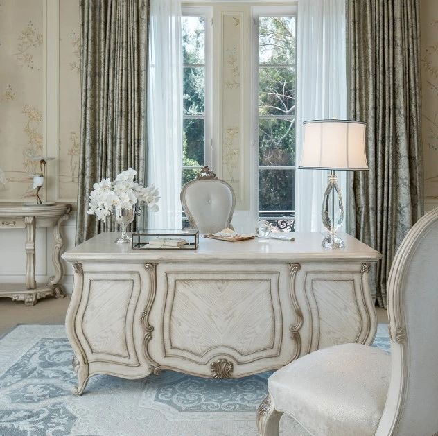 Michael Amini® Platine De Royale™ Beige/Champagne Desk-1