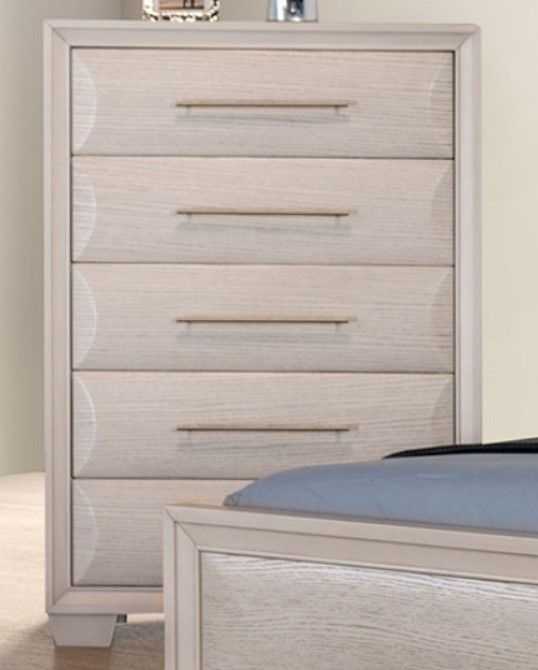 Furniture of America® Hinwitz White Oak Chest