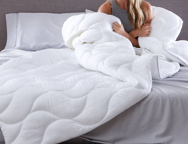 BEDGEAR® Performance® Lyocell and Nylon Blend Medium Weight Full/Queen Comforter-1