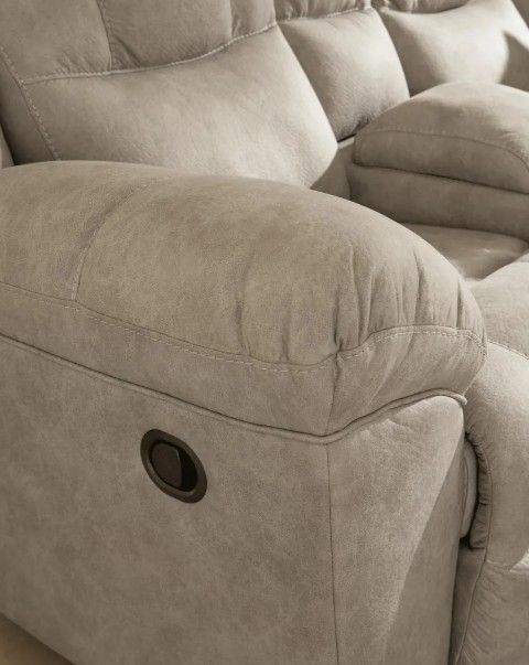 Benchcraft® Carceri 3-Piece Birch Manual Reclining Sectional-1
