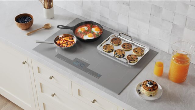 Thermador® Masterpiece® Liberty® 30" Titanium Gray Induction Cooktop-3
