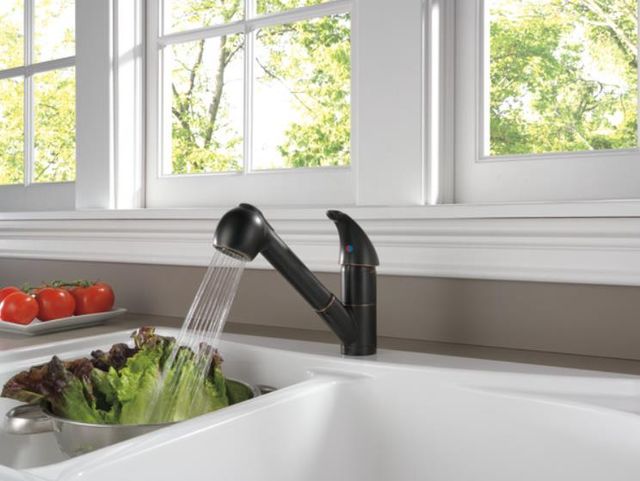 Peerless Core Oil Rubbed Bronze Kitchen Pull-Out Faucet-3