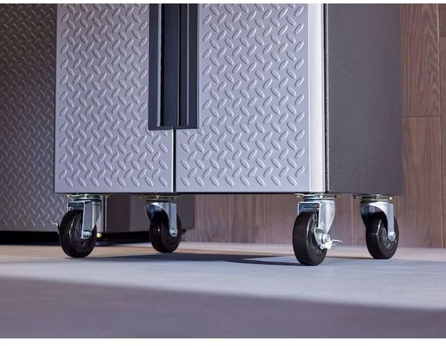 Gladiator® Silver Tread Flex Cabinet System I-4