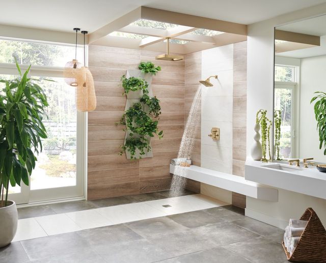 Brizo Essential™ rilliance® Luxe Gold® Linear Round Wall Mount Shower Arm and Flange-3