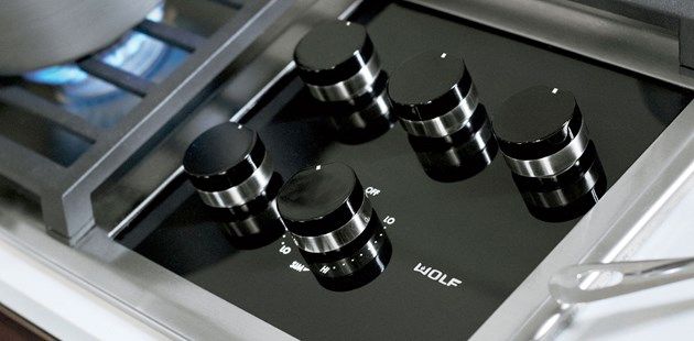 Wolf® 36" Stainless Steel Transitional Natural Gas Cooktop-2