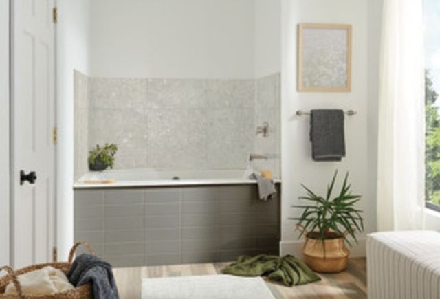 Peerless Ezra® Brushed Nickel Tub Only Trim Kit -1