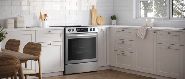 Frigidaire 30" Stainless Steel Freestanding Electric Range