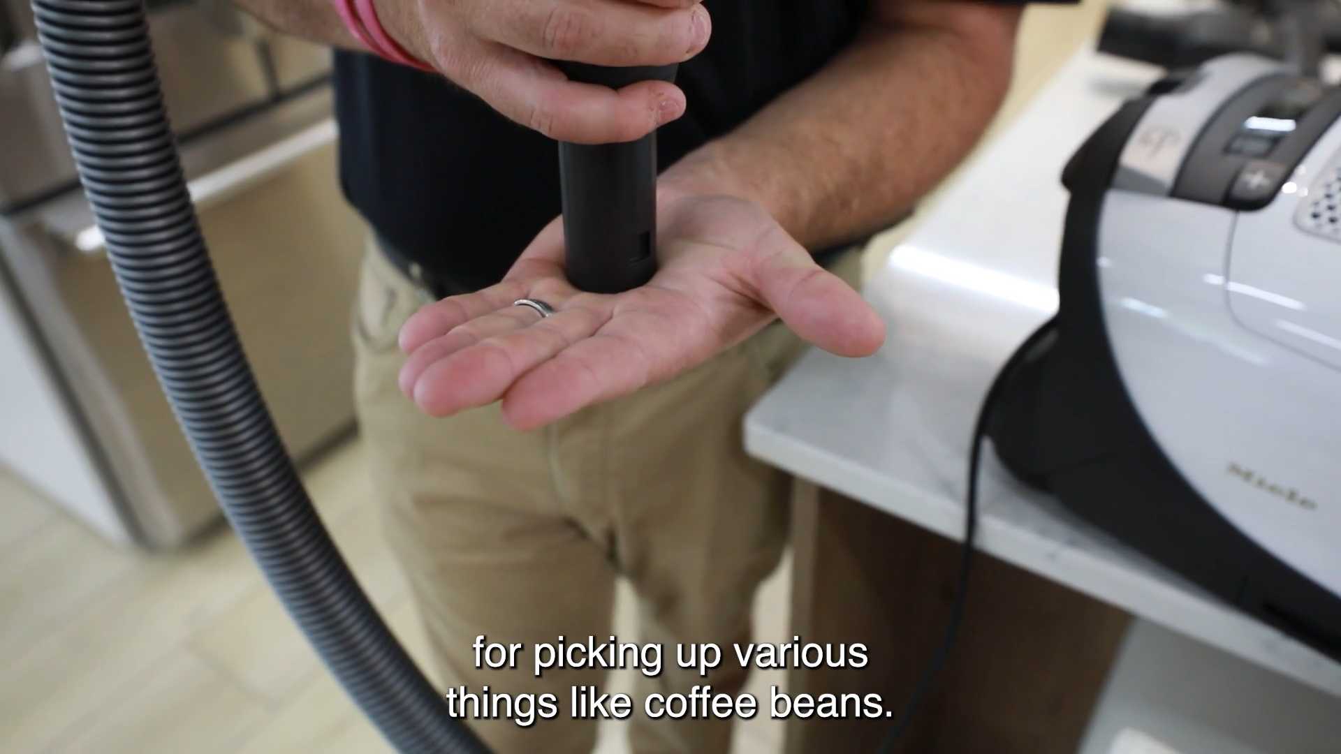 e13fe562-3537-4528-8383-225df91c95e6.mp4