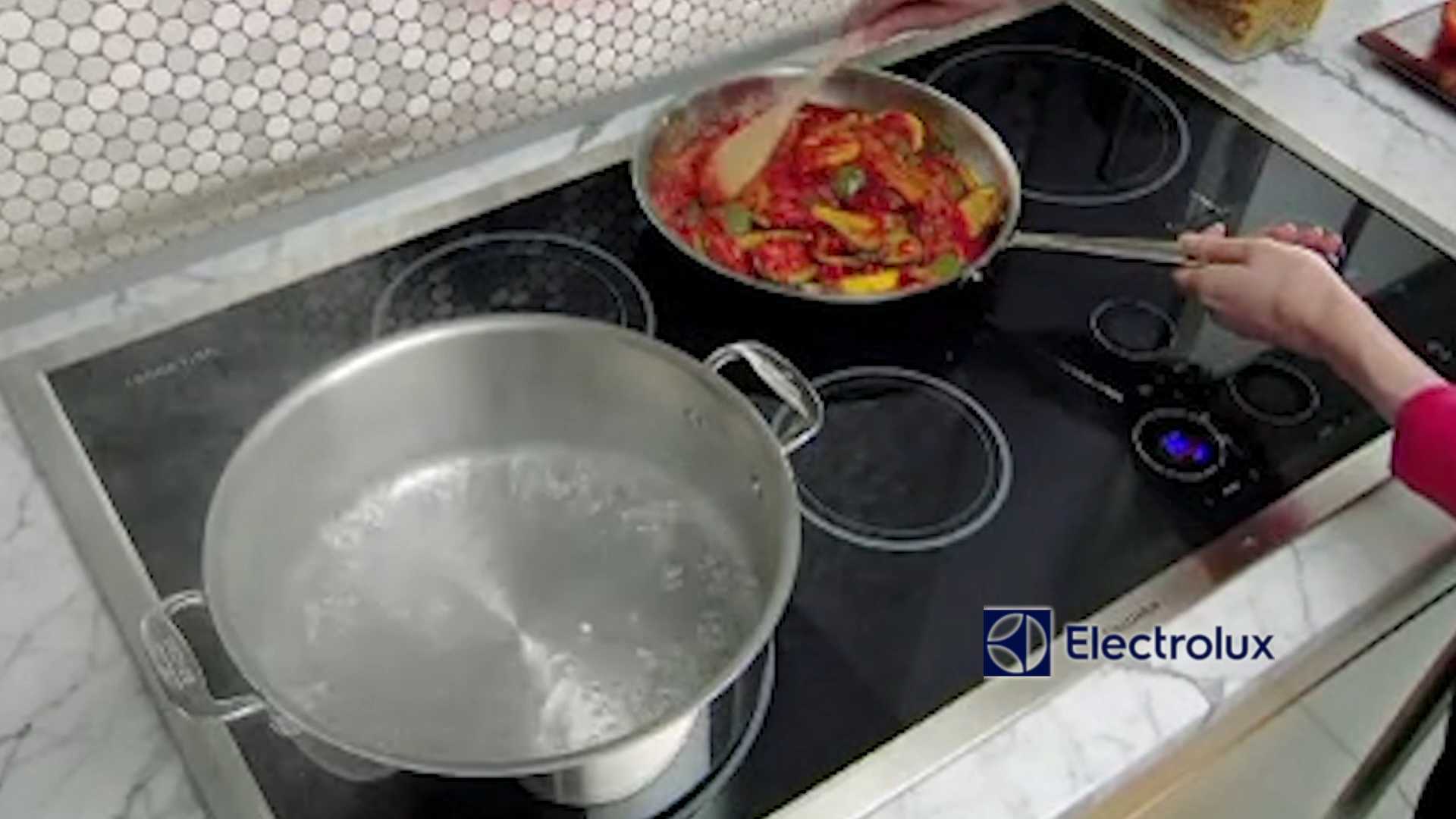 5b6cd29e-d821-45de-a062-e0bf58b34461.mp4