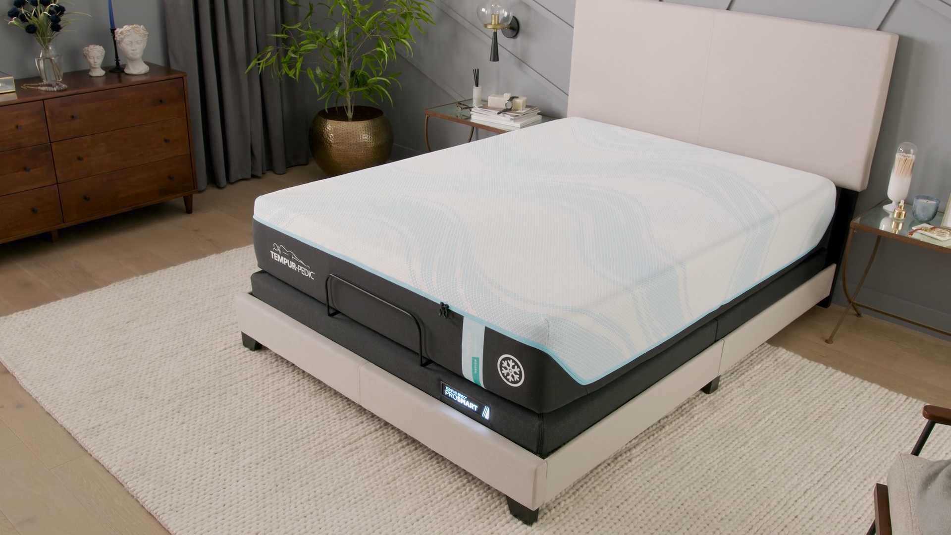 Tempur ProBreeze Medium Ergo ProSmart Base Queen BRoll Overall 1080p.mp4